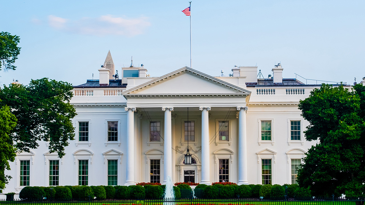 Photo of the White House.